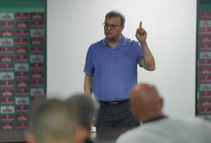 اسدی: با تربیت بازیکن باید ثابت کنیم از دلالیسم قوی تر هستیم
