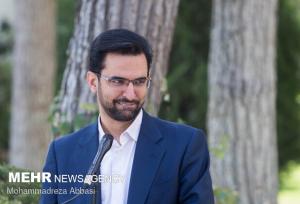 آذری جهرمی: بازی قدرت را کنار بگذارید و ترمز نرخ ارز را بکشید!