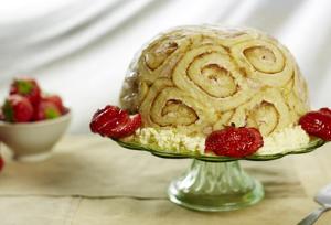 طرز تهیه دسر شارلوت یخچالی با طعم موز و گردو