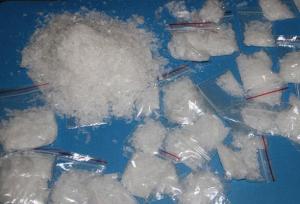 دستگیری سوداگر مرگ با  ۱۳ کیلوگرم ماده مخدر شیشه در بندرعباس