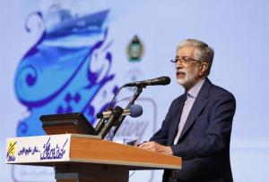 فرشیدی وقتی دید نمی‌تواند خدمت کند، شجاعانه کناره‌گیری کرد