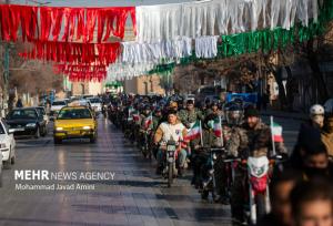 نمایش تصاویری از جشن‌های پیروزی انقلاب اسلامی در پایتخت