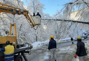 تا اوایل هفتە آیندە برق همه روستاهای کردستان وصل می‌شود