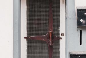 معماری درهای بلژیک توجه گردشگران را جلب می‌کند