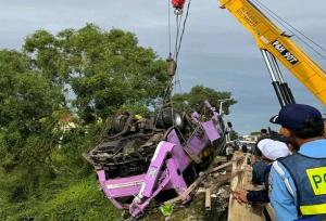 ۱۶ کشته در پی سقوط اتوبوس به رودخانه در مرکز کامبوج