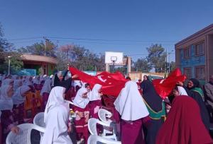جاری شدن اشک محب با دیدن پرچم محبوب