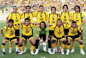 فرهاد کاظمی و منصور ابراهیم‌زاده سرمربیان دو تیم ستارگان سپاهان