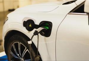 اختصاص ۶۰۰‌ میلیون دلار به واردات خودروهای برقی-هیبریدی