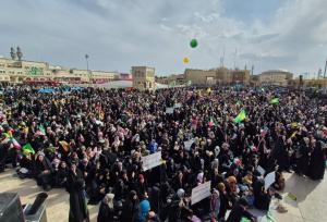آغاز جشن محفل در جوار حرم بانوی کرامت