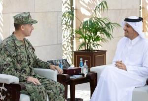 دیدار فرمانده سنتکام آمریکا با مقامات قطر