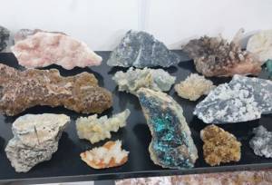 کشف ۳۰ تن سنگ کرومیت قاچاق در حاجی‌آباد