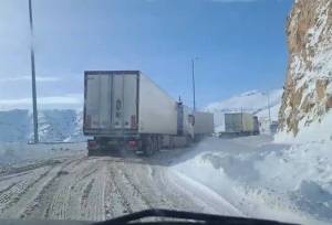 جاده درگز-قوچان به دلیل کولاک شدید مسدود شد