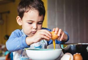 اینجا خانه ما| ماجراهای پخت کیک عصر جمعه