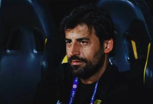 کری‌خوانی سنگین سرمربی الوصل برای استقلالی‌ها