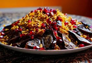 انارپلو؛ شام خوش‌رنگ و خوش‌عطر مخصوص شب یلدا