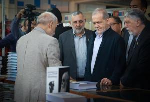 بازدید رئیس‌جمهور از سی و ششمین نمایشگاه بین‌المللی کتاب تهران