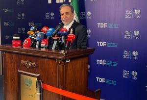 عراقچی: طی دیروز و امروز، بیش از ۵۰ گفتگو مختلف برگزار کردیم