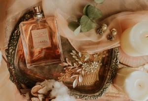 چطور عطر مناسب خود را انتخاب کنیم؟ + راهنمای خرید عطر