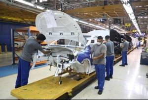 رشد ۱۸ درصدی تولید ایران‌خودرو و عزم این شرکت برای تداوم تولید