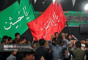 ایران سراسر غرق در عزای سیدالشهدا؛ نوای «یا حسین»در کشور طنین انداز شد