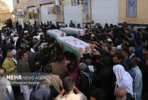 خروش مردم زابل در تشییع پیکر ۳ شهید حادثه تروریستی لار