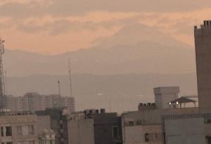 نمایان شدن دماوند بعد از روزها آلودگی هوا در تهران