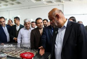 الگوی موفق کارآفرینی زنان در گنبد؛ بازدیدوزیر از یک کارگاه شیرینی‌ پزی