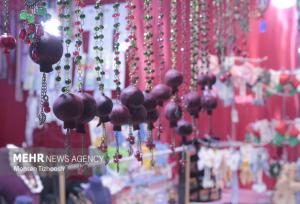 نمایشگاه «طعم سرخ» در دماوند همزمان با شب یلدا افتتاح شد