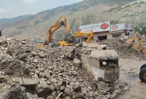 ۲ راه روستایی تنکابن مسدود است/ ادامه امدادرسانی در سوادکوه