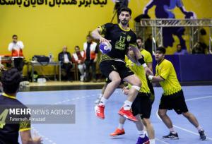هفته نهم رقابت های لیگ برتر هندبال صدرنشینی تیم کرمان پایان یافت