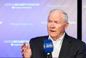 گیتس: نمی‌توان برنامه هسته‌ای ایران را با ابزارهای نظامی از بین برد