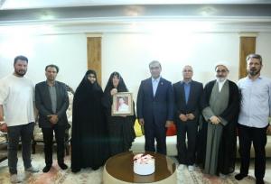 استاندار خراسان رضوی با خانواده ۲ شهید دیدار کرد