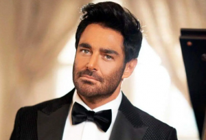 عکس عجیب رضا گلزار برای شب یلدا سوژه مجازی شد