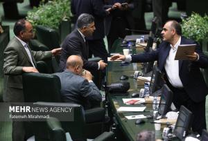 ۵۷ نماینده مجلس خواستار افزایش حقوق کارگران نسبت به تورم شدند