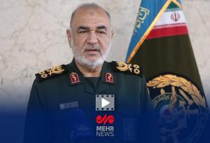 ایستادگی ملت ایران با وجود فشارهای دشمن، با هدایت امام