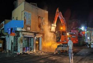 تخریب املاک معارض در منطقه ۱۸ برای کاهش ترافیک و بازگشایی معابر