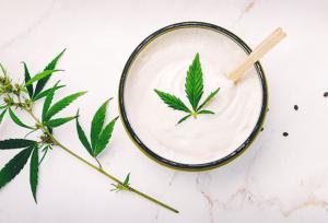 راهنمای خرید ساک دستی آماده برای ارسال محصولات بهداشتی و آرایشی