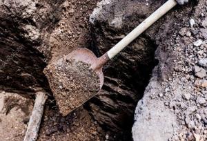 همدلی مسئولان و مردم در ساخت مدرسه روستای گولان شهرستان کنارک