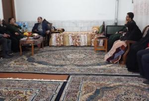 تجلیل مسئولان استان کرمان از خانواده شهیدان مظهری‌صفات در قالب طرح «شهید غیب‌پرور»