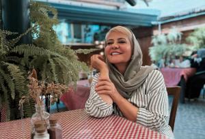 جدیدترین عکس رابعه اسکویی با چهره‌ای شاد خندان