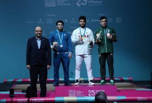 حضور دبیرکل کمیته ملی المپیک در مراسم توزیع مدال وزنه برداری مردان