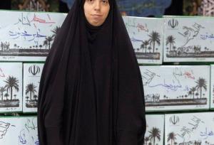 مدل گوشی ساده دختر سردار باقری جلب توجه کرد