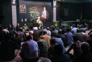 حضرت امام خودباوری را بین مردم تقویت کرد