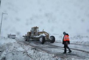 عملیات برف روبی در محور اسالم به خلخال