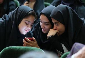 دختران نسل زِد چه نگاهی به آموزش آنلاین دارند؟