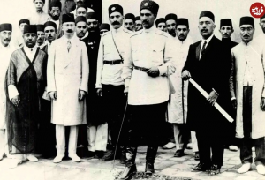 لحظه‌ای نایاب از رضاخان پشت تیربار در کرمانشاه