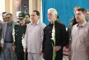 ادای احترام وزیر کشور به مقام شامخ شهدای گمنام