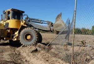 رفع تصرف ۶۴۰۰ مترمربع زمین دولتی در حاشیه شهر کرمان