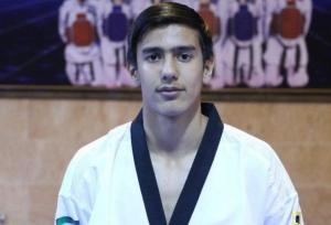 حامد اصغری تکواندوکار سنگالی را شکست داد