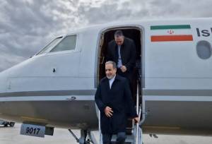 عراقچی برای انجام مذاکرات هسته ای عازم مسقط شد